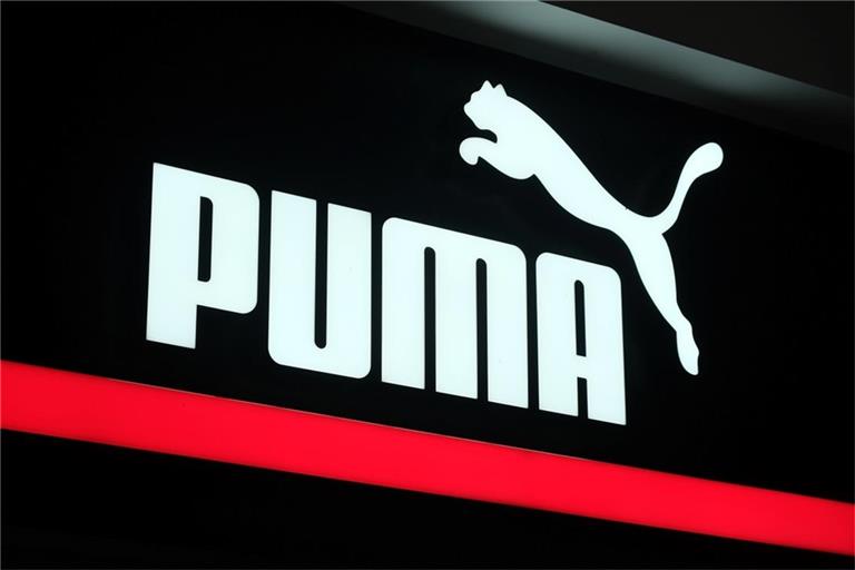 Die Puma-Aktie steigt stark an, nachdem der chinesische Sportartikelhersteller Anta Sports einen großen Anteil übernommen hat. Was bedeutet das für die Zukunft von Puma?