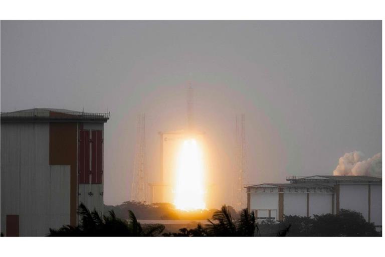 Die Rakete hob vom europäischen Weltraumbahnhof in Kourou in Französisch-Guayana aus ab.