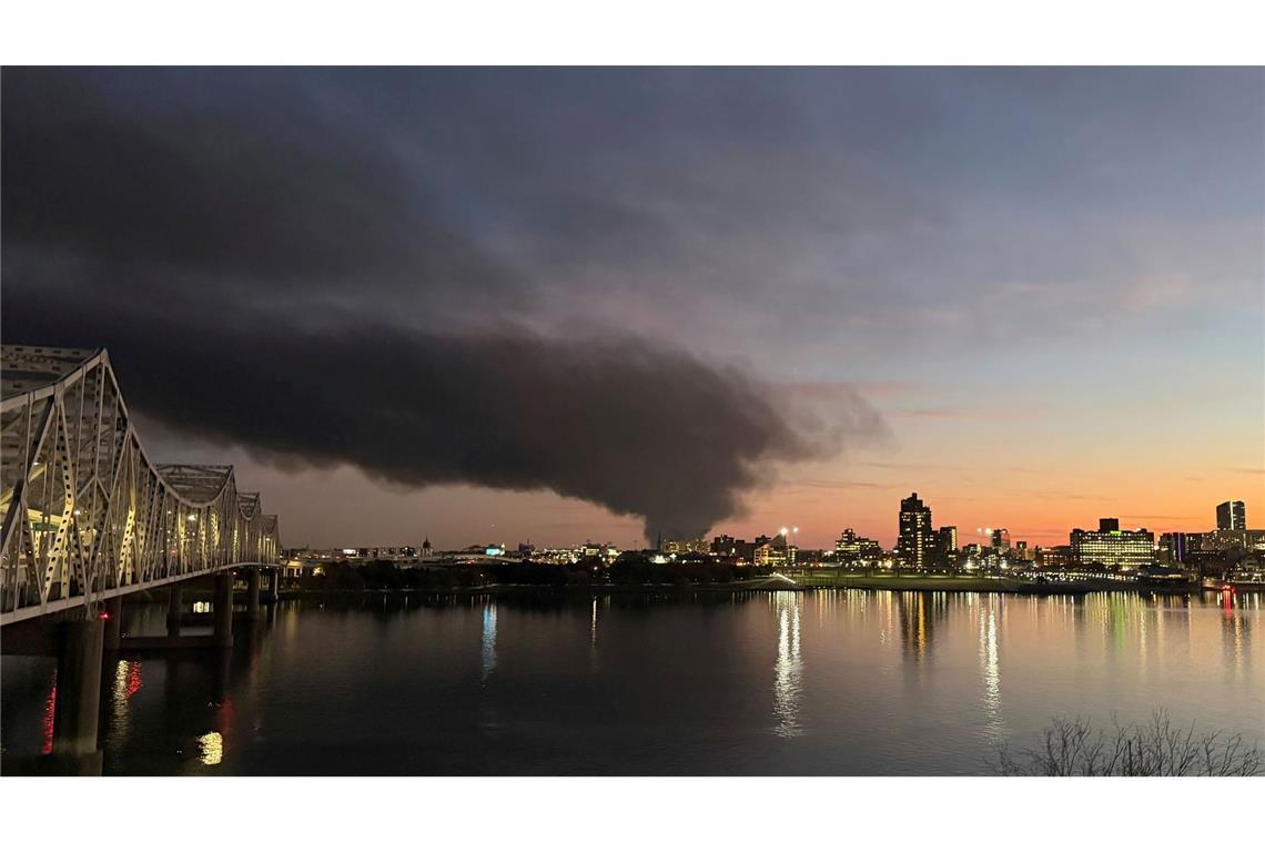 Die Rauchsäule über dem Absturzort war kilometerweit zu sehen.