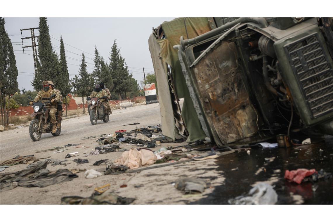 Rebellen übernehmen Kontrolle über Damaskus - Assad flieht Die Rebellen erklären, Damaskus von Assad befreit zu haben.