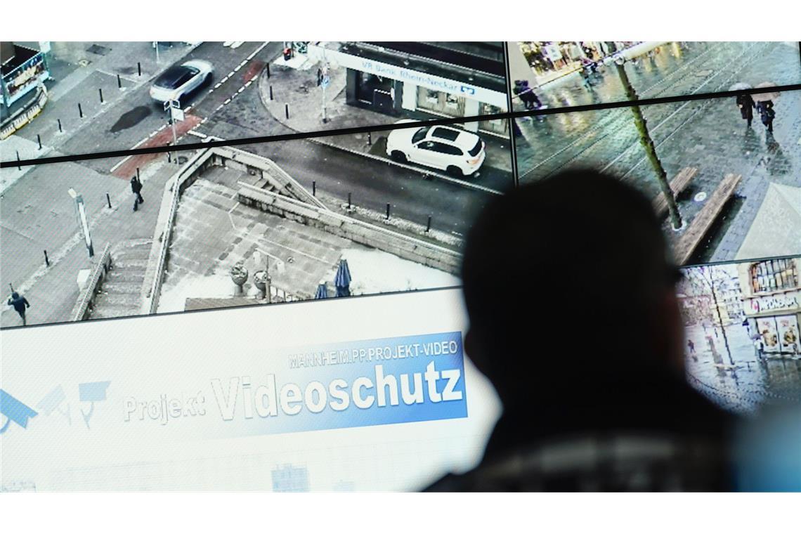 Mehr Sicherheit durch Kameras? Regierung stärkt Videoüberwachung Die Regierung will das Landesdatenschutzgesetz ändern.