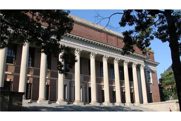 Die renommierte Harvard-Uni stellt sich dem Kurs der Trump-Regierung entgegen. (Archivbild)