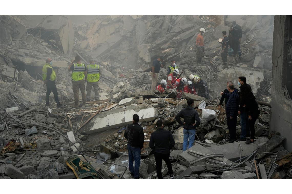 Angriff im Herzen Beiruts - viele Tote und große Zerstörung Die Rettungsarbeiten dauern nach dem Angriff, der das Zentrum von Beirut traf, an.