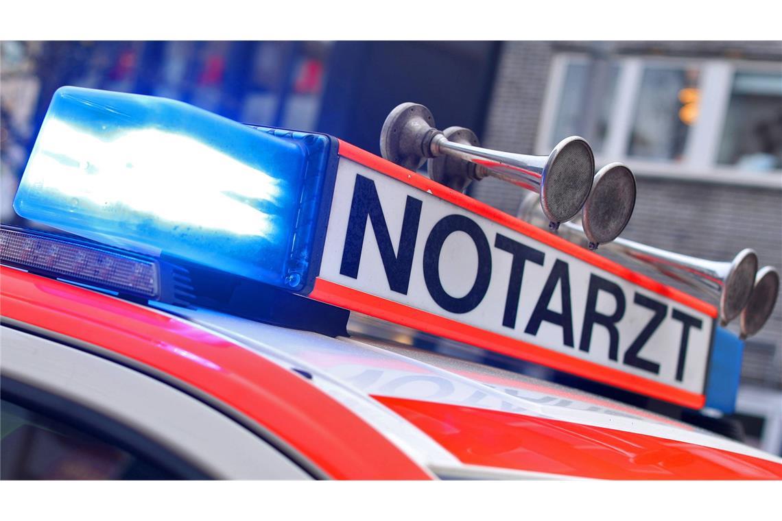 Zwei Menschen sterben bei Verkehrsunfall Die Rettungskräfte begannen mit Reanimationsmaßnahmen, diese blieben jedoch erfolglos. (Symbolfoto)
