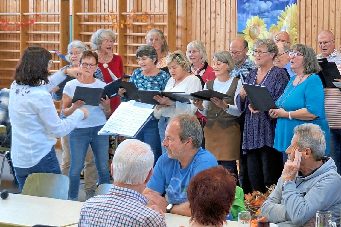 Die Sängerinnen und Sänger begeisterten das Publikum und animierten zum Mitsingen. Foto: privat
