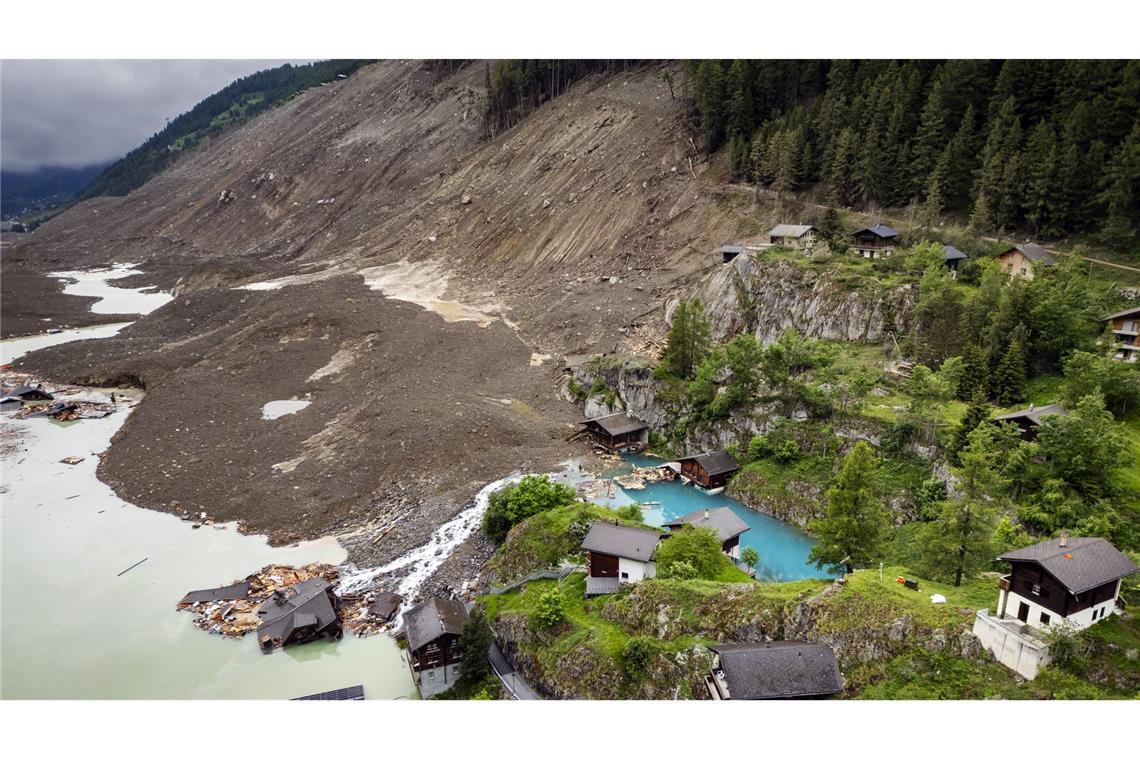 Bergsturz in Blatten: Wohl Schäden von Hunderten Millionen Die Schäden durch die Katastrophe in Blatten schätzt die Schweizer Regierung auf mehrere Hundert Millionen Franken.