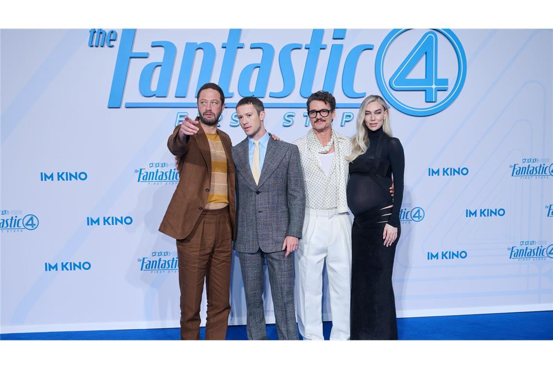 Die Schauspieler Ebon Moss-Bachrach (l-r), Joseph Quinn, Pedro Pascal und Vanessa Kirby präsentierten ihren neuen Film in Berlin.