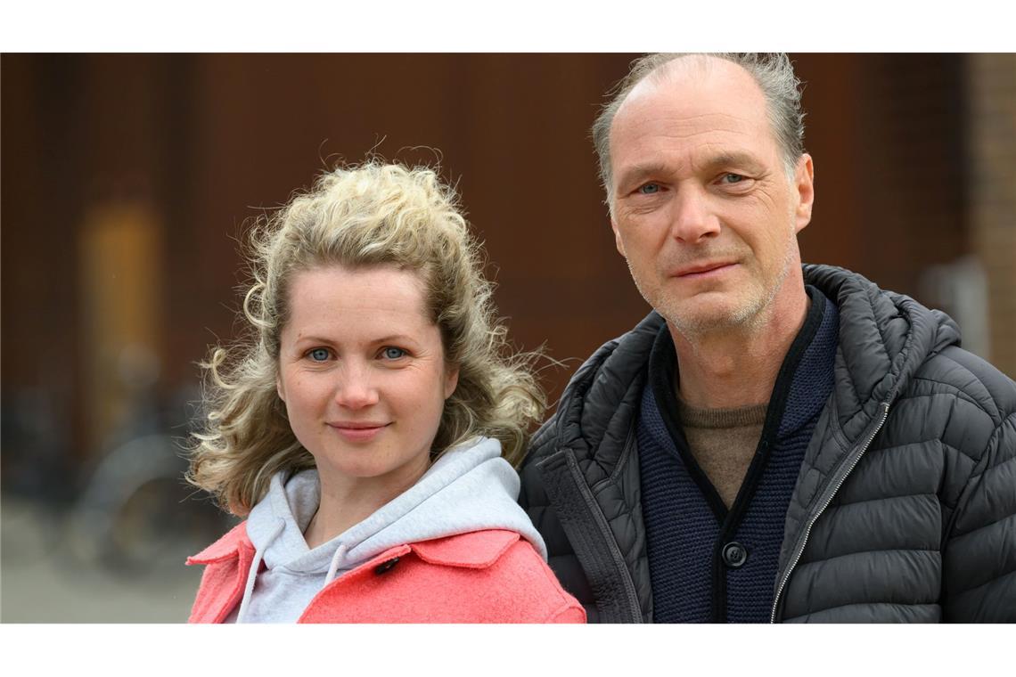 So geht es beim Dresdner "Tatort"-Team weiter Die Schauspielerin Cornelia Gröschel und der Schauspieler Martin Brambach - hier bei Dreharbeiten zu einem MDR-"Tatort", der in etwa einem Jahr zu sehen sein soll.