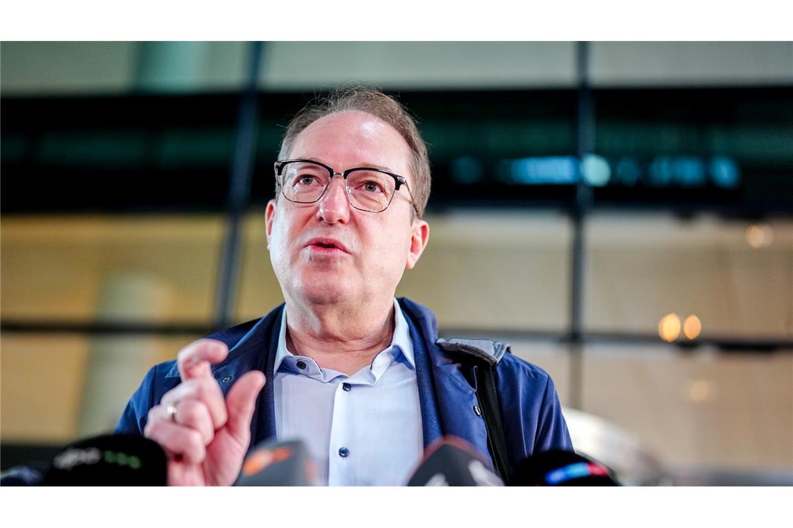 Zähe Verhandlungen - Union und SPD hoffen auf "Schlusskurve" Die Schlusskurve der Verhandlungen ist laut CSU-Landesgruppenchef Alexander Dobrindt in Sicht - wenn auch noch nicht erreicht.