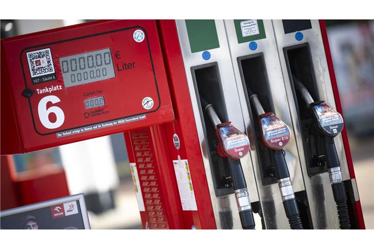 Die schwarz-rote Koalition verspricht sich von der Änderung mehr Verlässlichkeit durch weniger Preiserhöhungen und mehr Transparenz (Symbolbild).