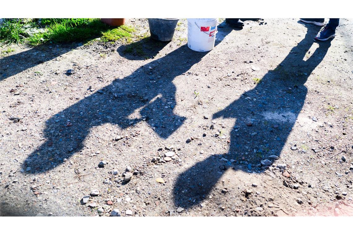 Studie: Mehr Schwarzarbeit wegen schlechter Wirtschaftslage Die Schwarzarbeit in Deutschland wird 2025 laut einer Prognose zunehmen. (Symbolbild)