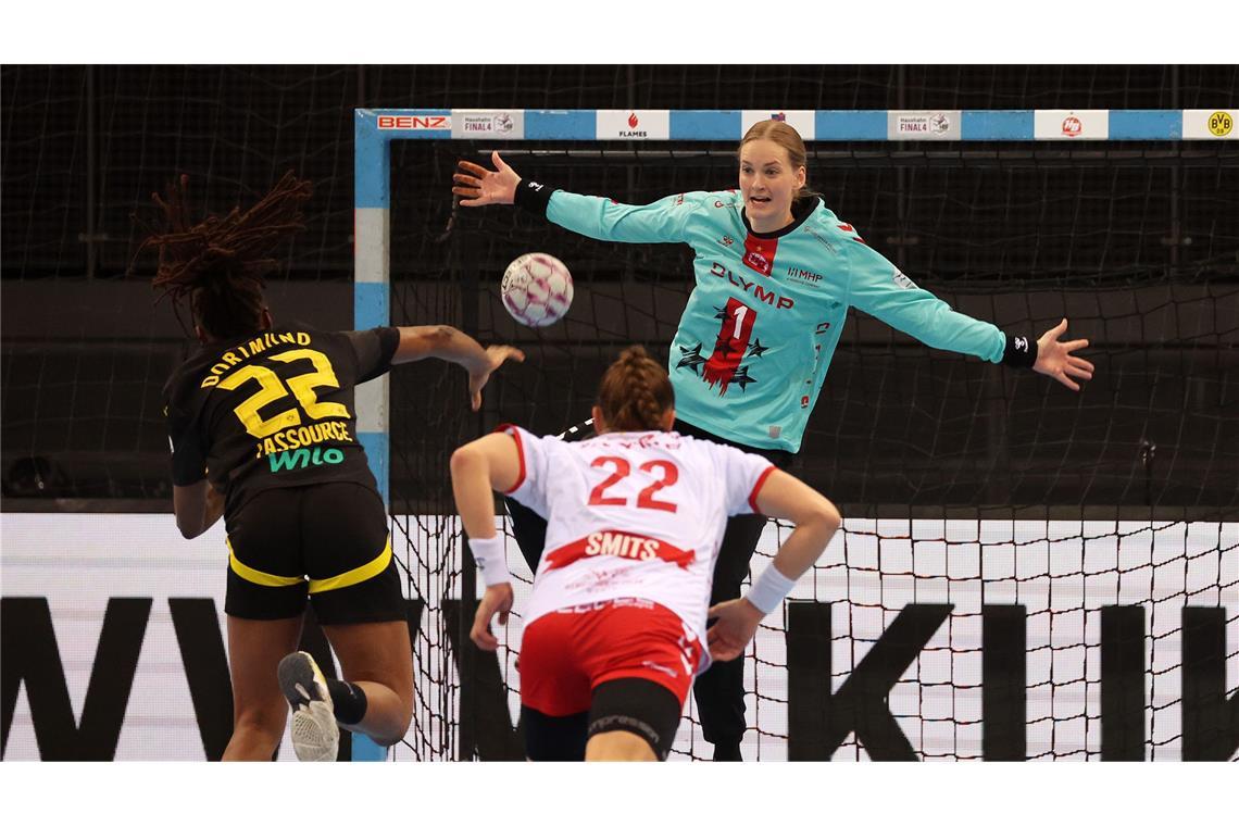 Dank Johanna Bundsens Paraden – HB Ludwigsburg zieht ins Finale ein Die Schwedin Johanna Bundsen zeigt in der Crunch Time die entscheidenden Paraden gegen den BVB.