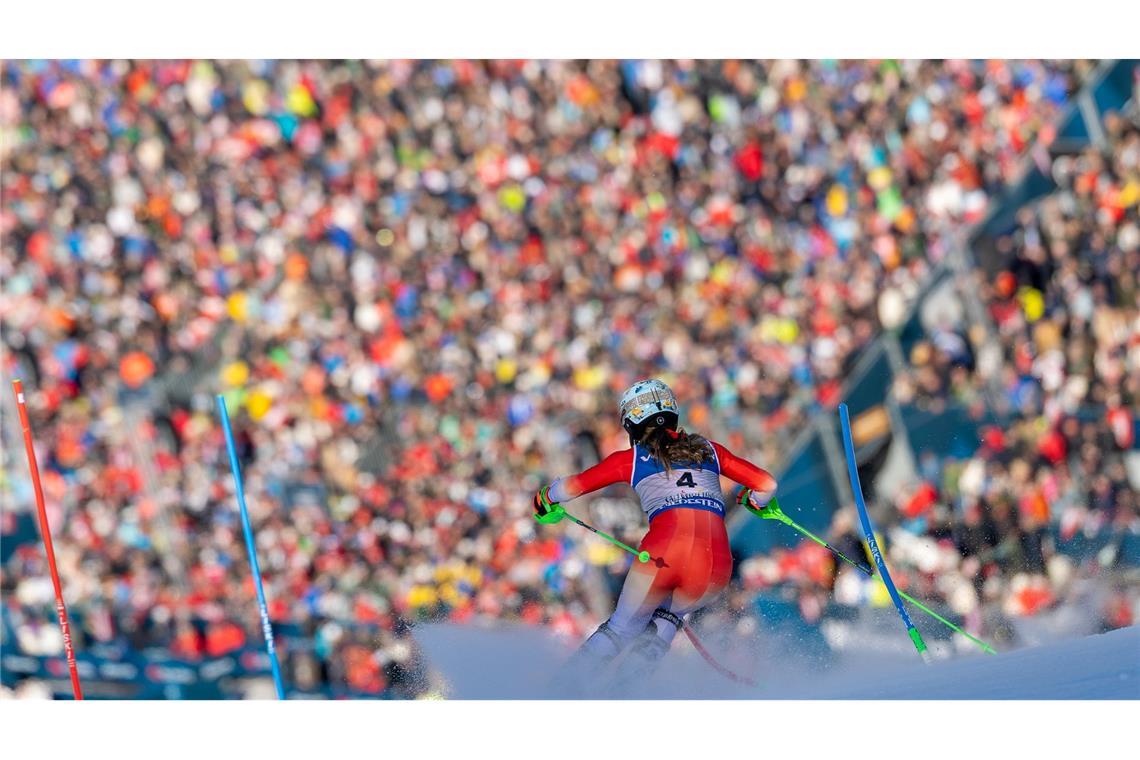 Ski-Team droht Fiasko: Kraftlose Dürr verpasst Medaille Die Schweiz mit Slalom-Weltmeisterin Camille Rast überragt bei dieser WM.