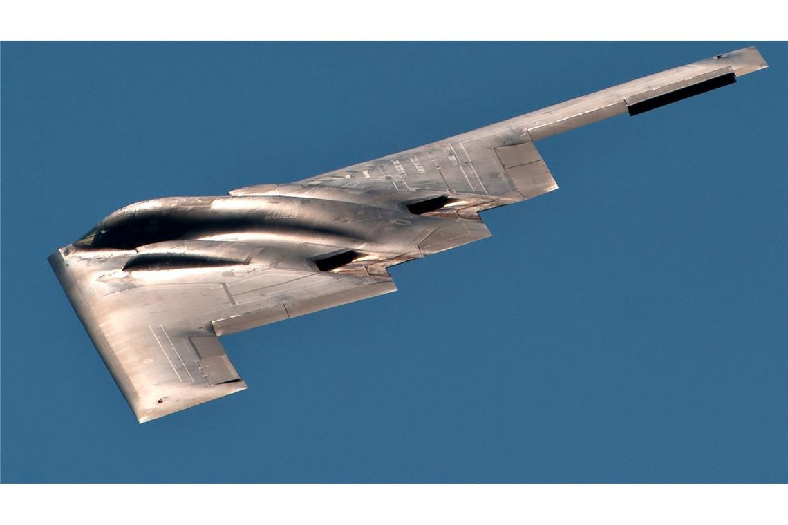 Medien: Tarnkappenbomber verlassen US-Luftwaffenstützpunkt Die schwere Bombe vom Typ GBU-57 kann nur von B-2-Tarnkappenbombern der US-Luftwaffe abgeworfen werden. (Handout)