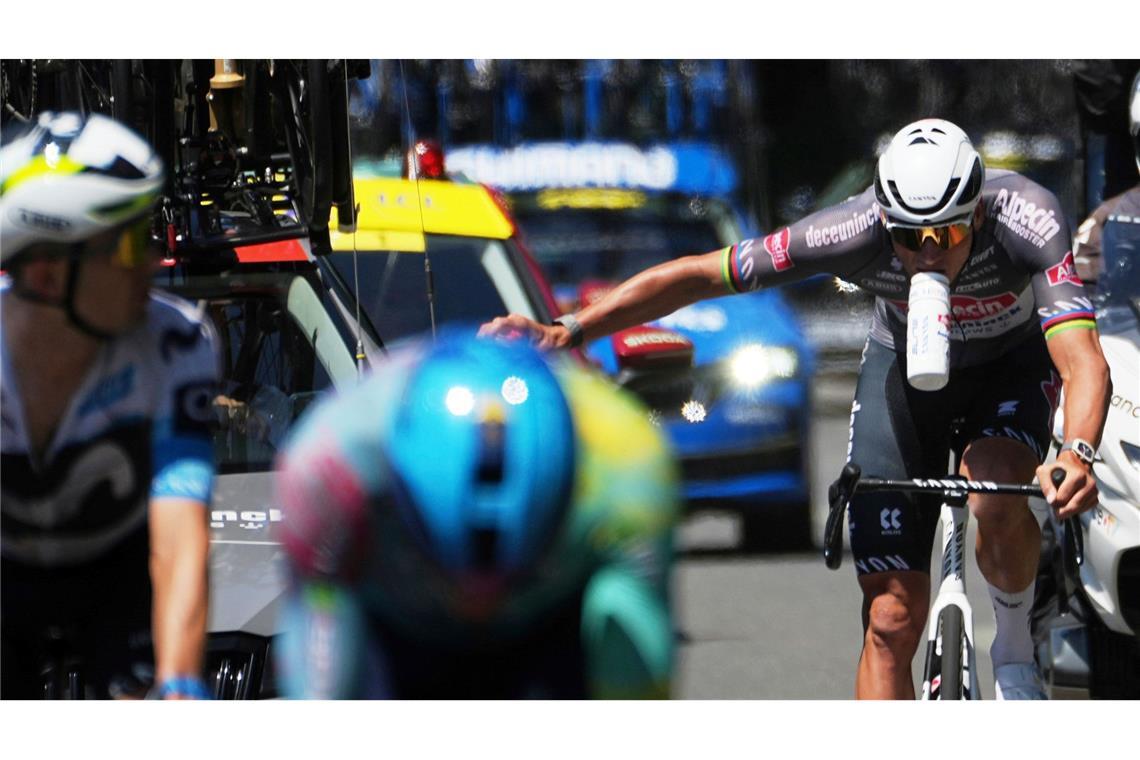 Sekunden-Krimi bei der Tour: Van der Poel wieder in Gelb Die sechste Etappe war wie maßgeschneidert für den Klassiker-Spezialisten.