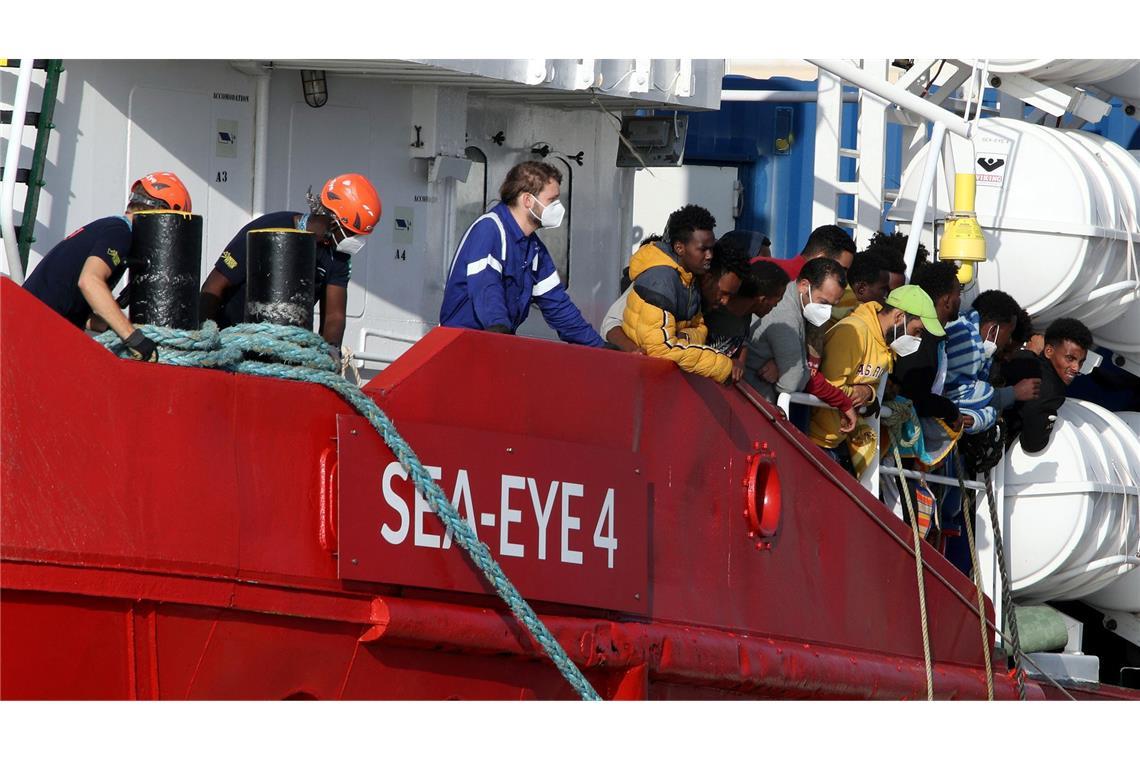 Keine Haushaltsmittel mehr für Seenotrettung im Mittelmeer Die Seenotretter fürchten, dass sie künftig weniger Menschen helfen können. (Archivbild)