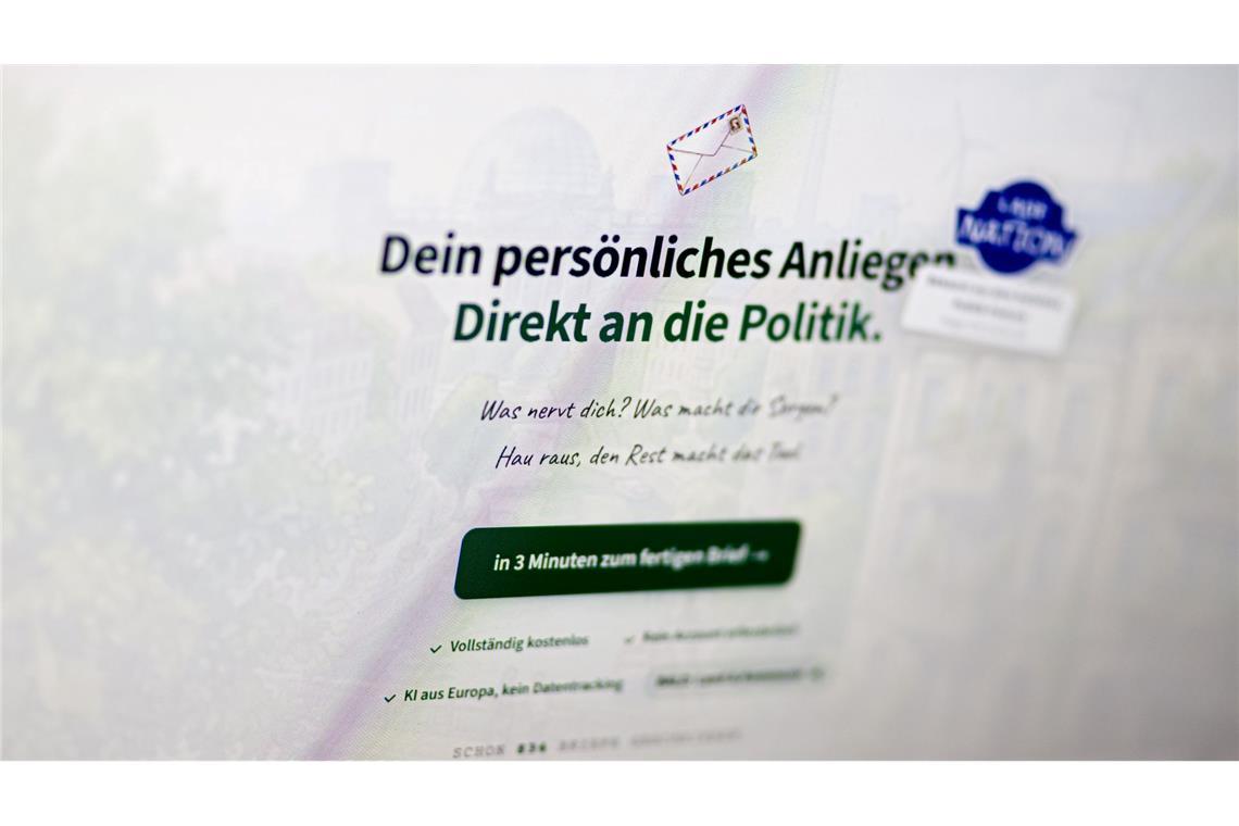 Die Seite lässt sich mit dem Handy oder am Rechner öffnen.