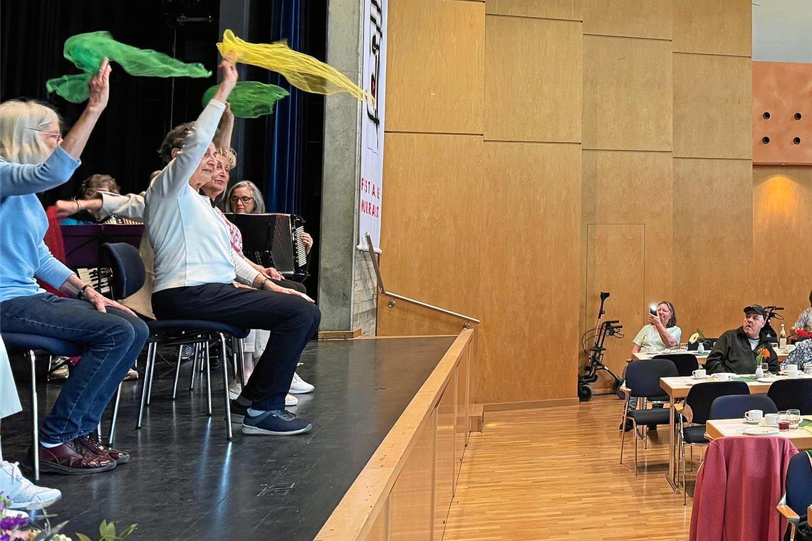 Die Seniorengymnastikgruppe unter Leitung von Gudrun Gruber sorgte für eine sportliche Einlage, bei der sich auch mitmachen ließ. Foto: Stadt Murrhardt