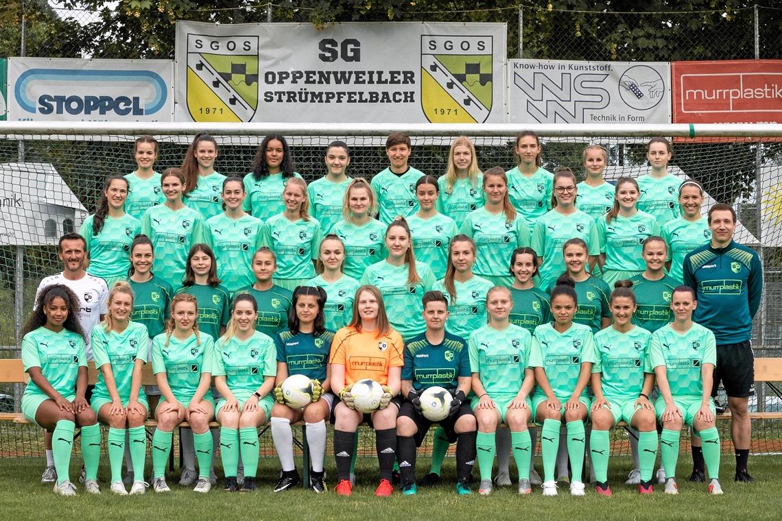 Mit Vollgas aus der langen Coronapause Die SGM Oppenweiler/Sulzbach hat selbst für drei Teams ein wohl ausreichendes Personalreservoir, zumal beim Fototermin sogar noch rund zehn Spielerinnen fehlten. Foto: privat