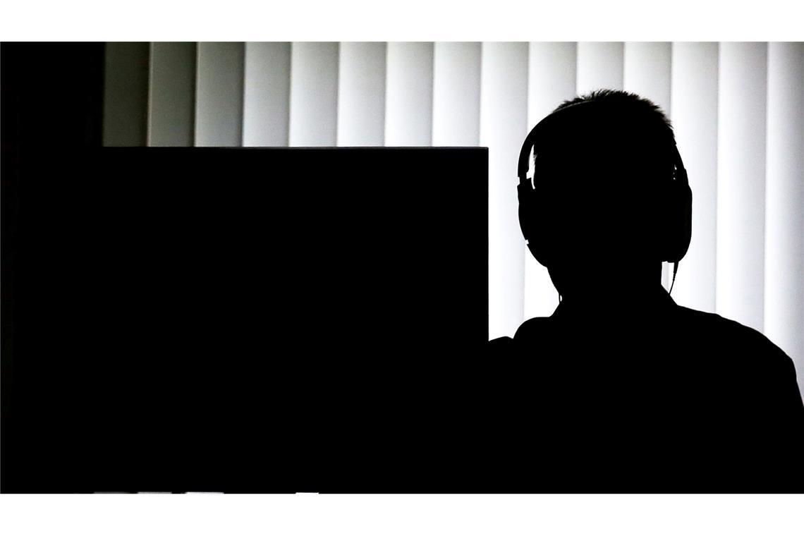 Die Sicherheitsbehörden sollen für bestimmte Zwecke Daten mit Hilfe von Künstlicher Intelligenz auswerten dürfen. (Symbolbild)