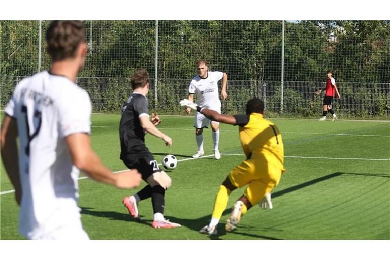 Die SKV Rutesheim startete stark: Markus Wellert (hi.) legte nach dem 1:0 (Foto) nur wenig später das 2:0 nach - doch dann nahm die Partie einen anderen Lauf.