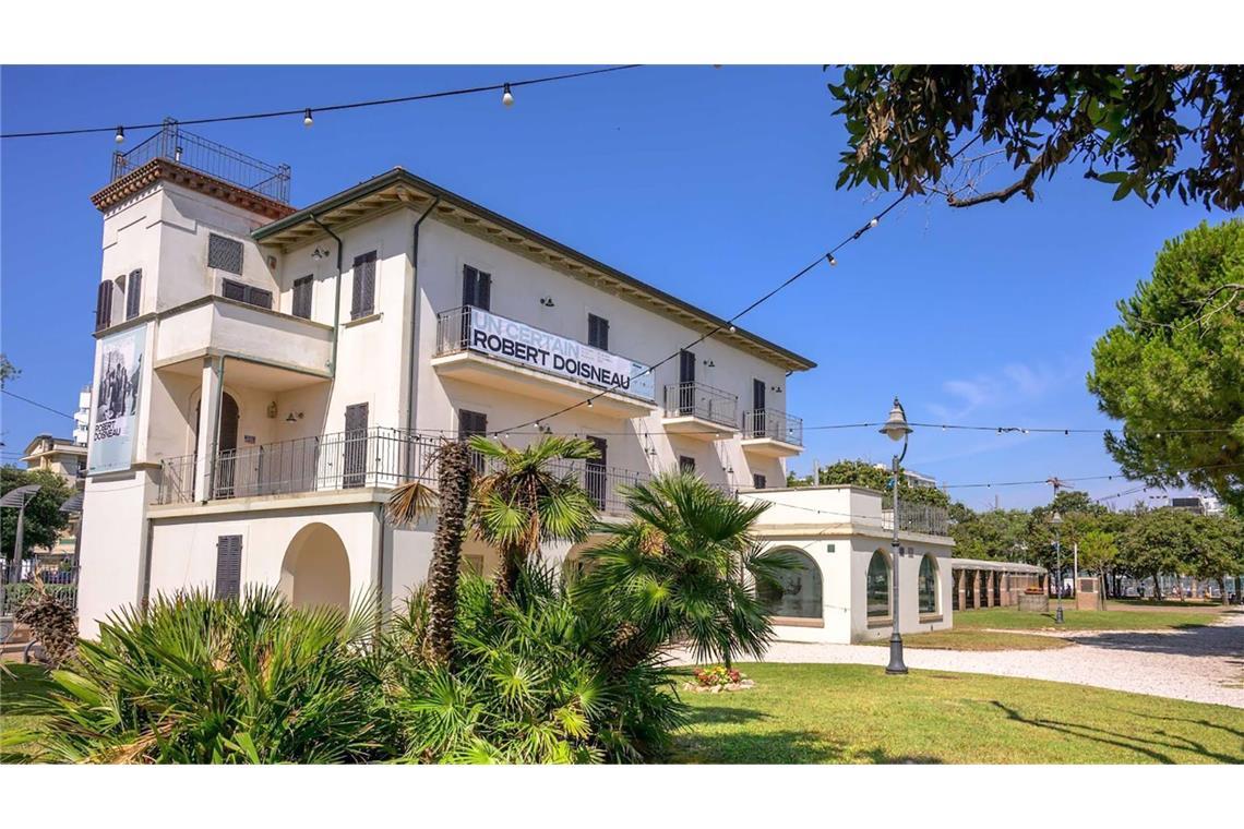 Die Sommerresidenz des früheren faschistischen Diktators B. Mussolini (1883-1945) in der Nähe von Rimini an Italiens Adriaküste gehört jetzt der Gemeinde. (Archivbild)