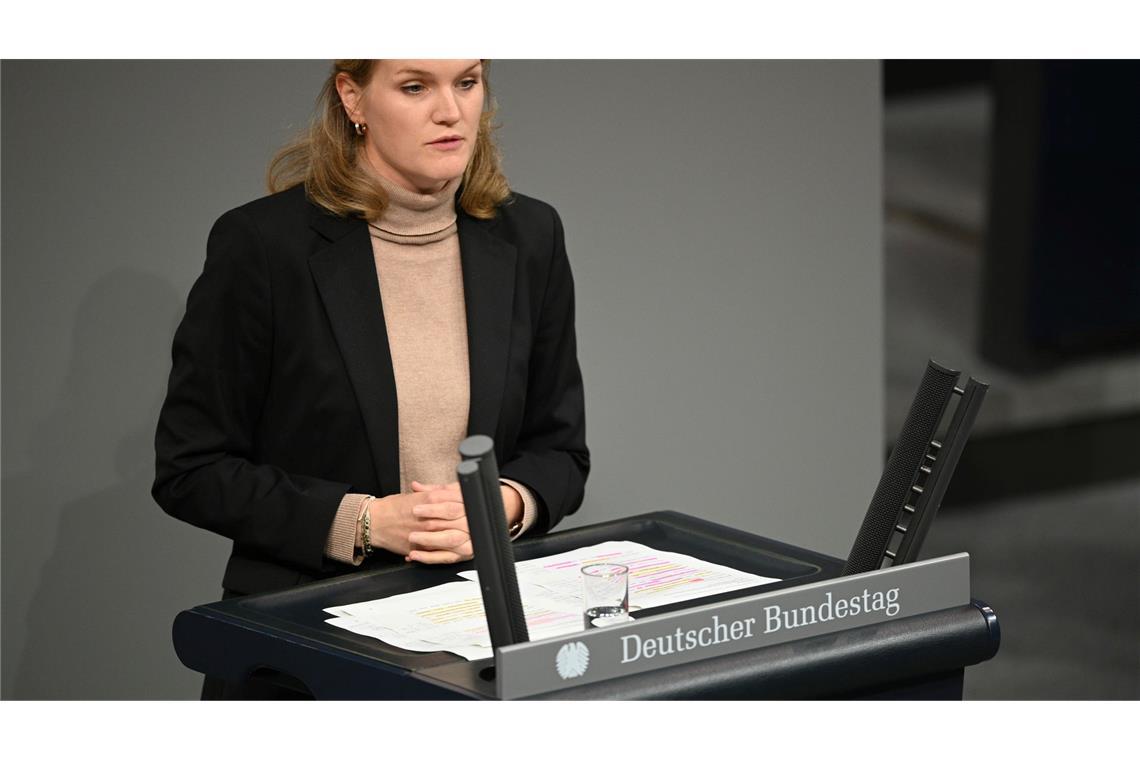 Einbürgerung frühestens nach fünf Jahren Die SPD-Abgeordnete Eichwede verteidigt die Rücknahme der Reform.