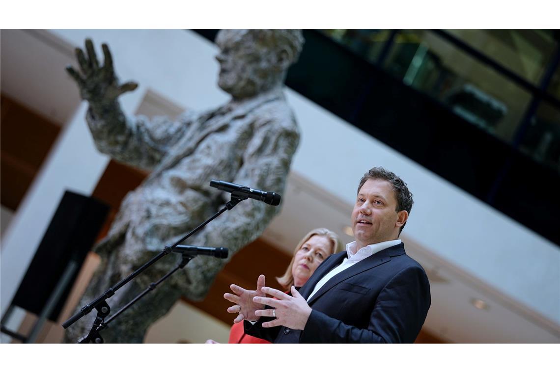 Die SPD-Chefs stehen unter Druck.