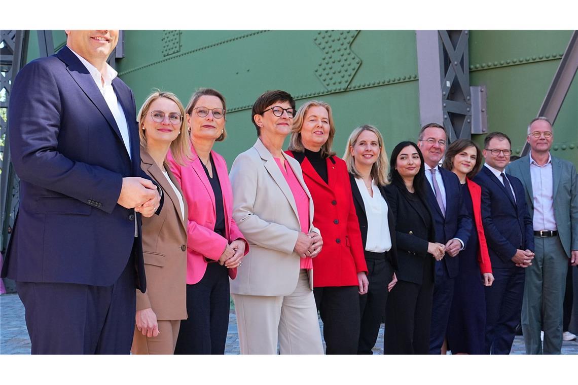 Bilder des Tages Die SPD-Neuen in Reih und Glied