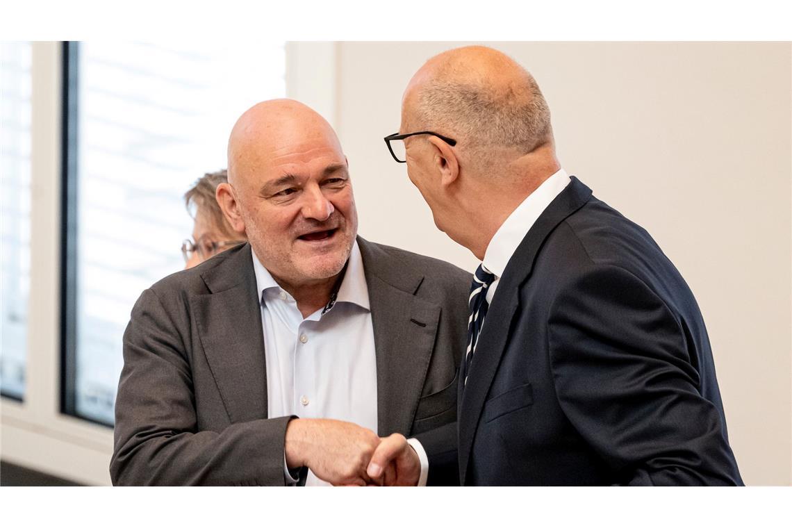 Die SPD/BSW-Koalition mit Ministerpräsident Dietmar Woidke (SPD) und Vize-Regierungschef Robert Crumbach (BSW) berät über zwei in der BSW-Fraktion umstrittene Medienstaatsverträge (Archivbild).