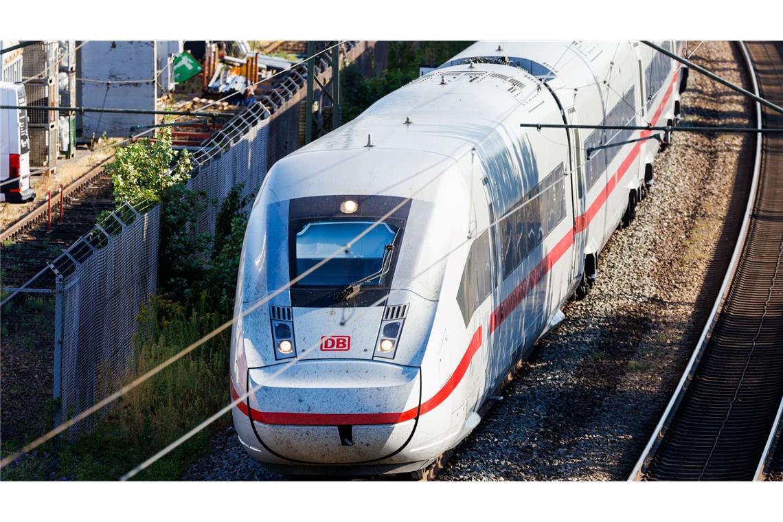 Die Sperrung betrifft auch den Fernverkehr. (Symbolbild)