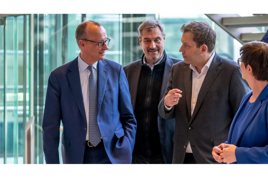 Zweite Halbzeit: Union und SPD verhandeln dicke "Brocken" Die Spitzenverhandler trafen sich in der SPD-Zentrale.