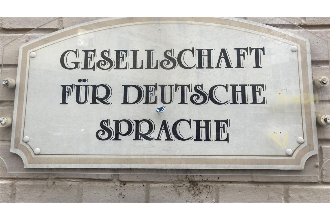 Wenn Menschen gerne Murmel oder Morax heißen wollen Die Sprachwissenschaftler der Gesellschaft für deutsche Sprache beraten Standesämter, ob ein Vorname eingetragen werden kann oder nicht. (Archivbild)