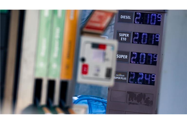 Die Spritpreise sind in den vergangenen Tagen drastisch gestiegen (Symbolbild).