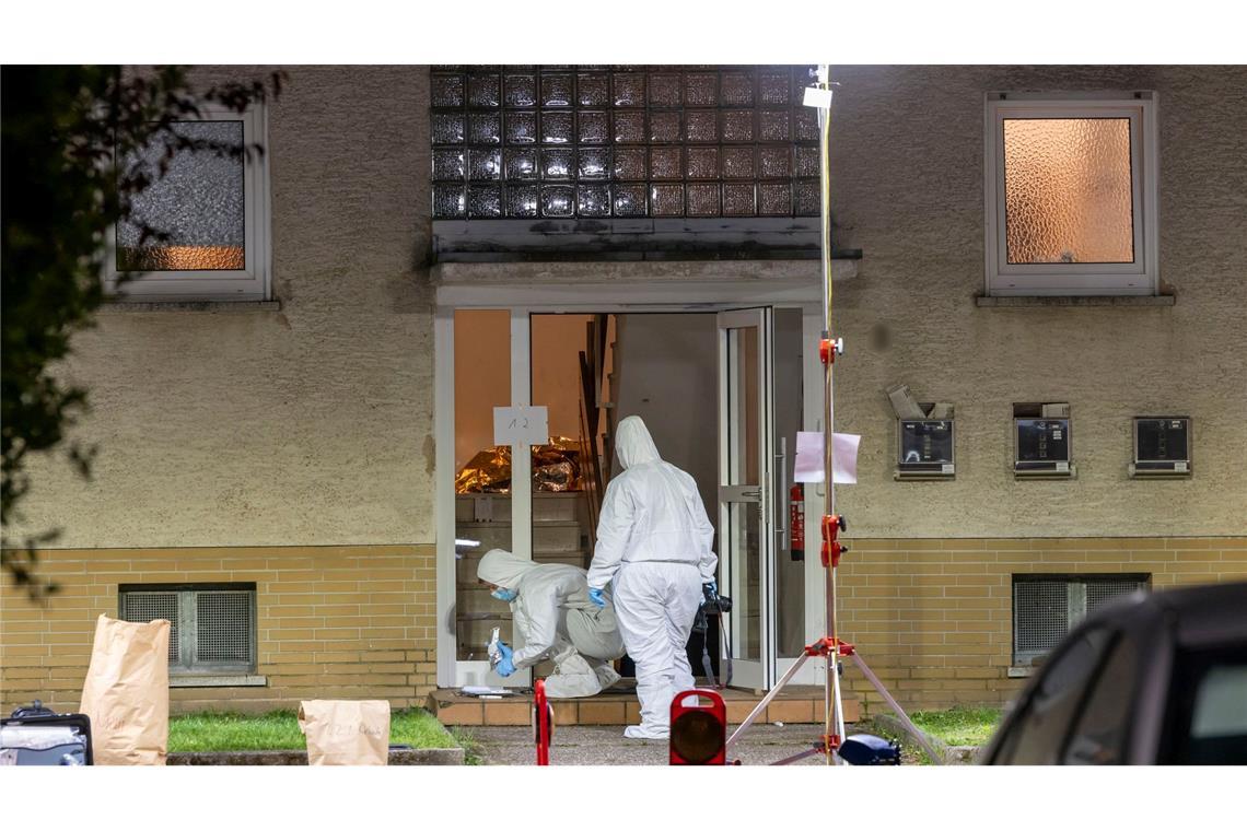 Festnahmen nach Schüssen in Hessen - Anstiftung zum Mord? Die Spurensicherung am Tatort konnte am Sonntag weitgehend abgeschlossen werden.