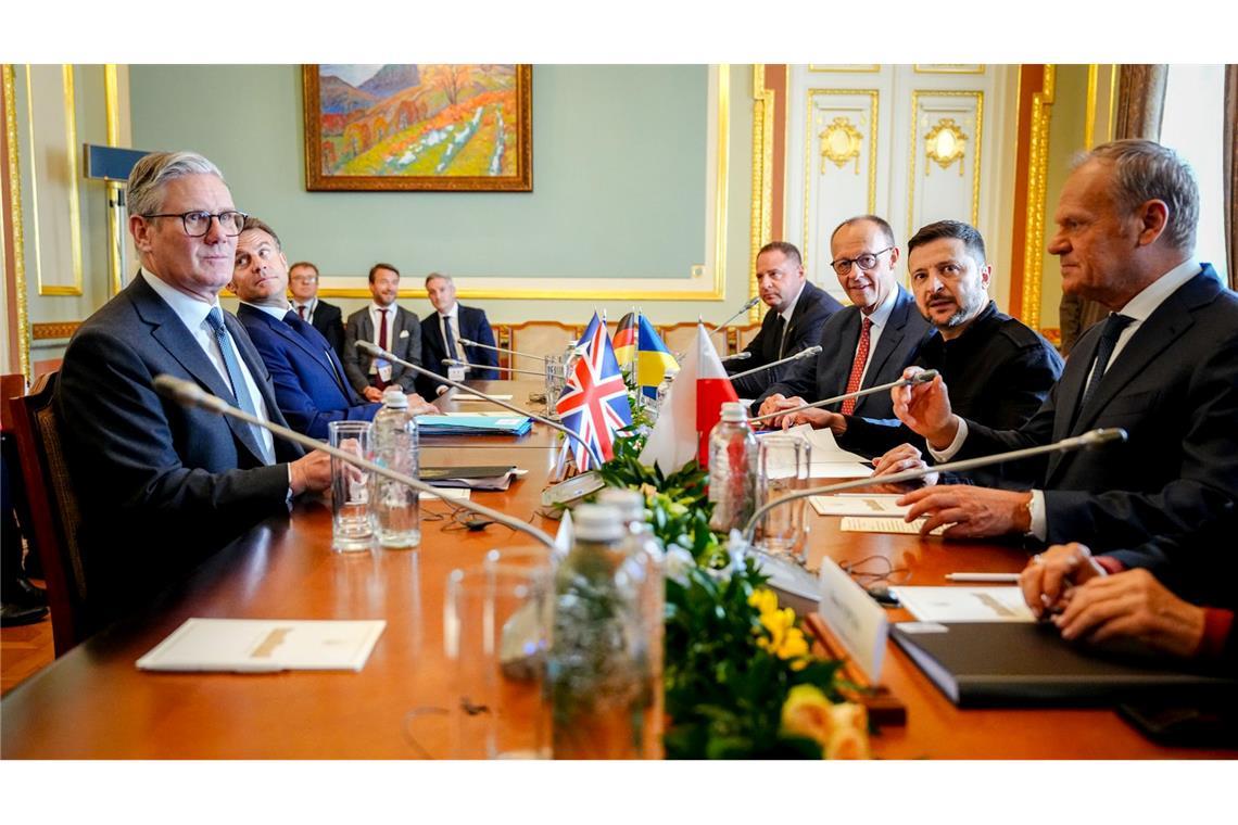Europäer und Ukraine stellen Putin Waffenruhe-Ultimatum Die Staats- und Regierungschefs demonstrierten in Kiew Geschlossenheit.