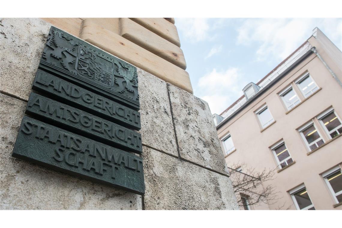 Arzt unter Mordverdacht Die Staatsanwaltschaft Regensburg hat eine Mordanklage gegen einen Arzt erhoben. (Symbolbild)