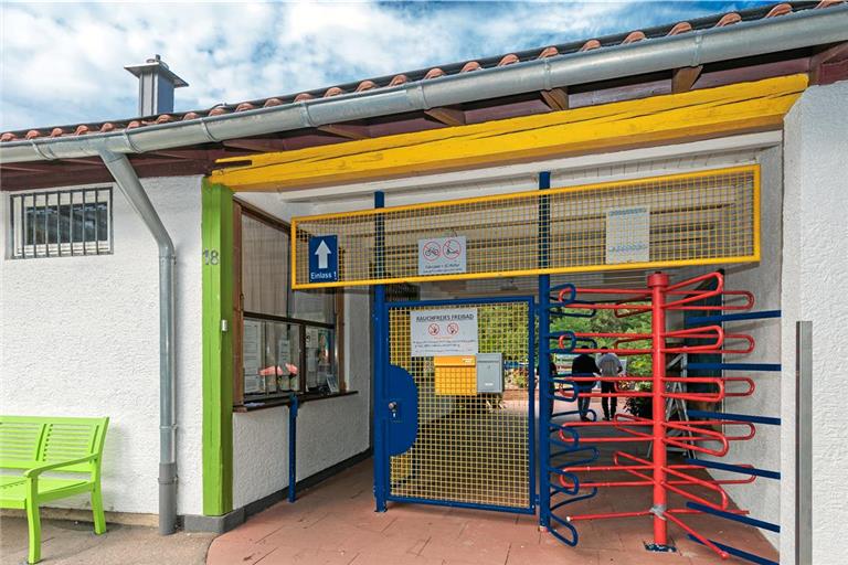Die Stadtwerke machen beim Freibad keinen Gewinn. Auch die Bewirtschaftung von Parkhaus und Parkplätzen ist defizitär. Deshalb sind sie auf andere Sparten angewiesen, die das zumindest zum Teil ausgleichen. Foto. Stefan Bossow