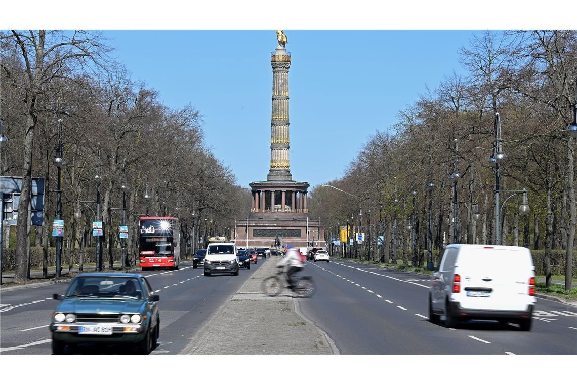 Die Straße wird heute in Helmut-Kohl-Allee umbenannt.
