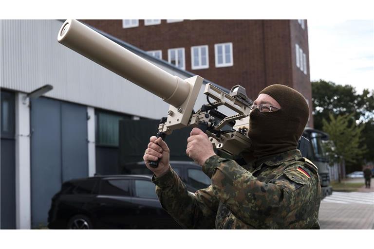 Die Streitkräfte dürfen bei der Abwehr von Drohnen in Zukunft Amtshilfe leisten - notfalls auch mit Waffengewalt. (Archivbild)