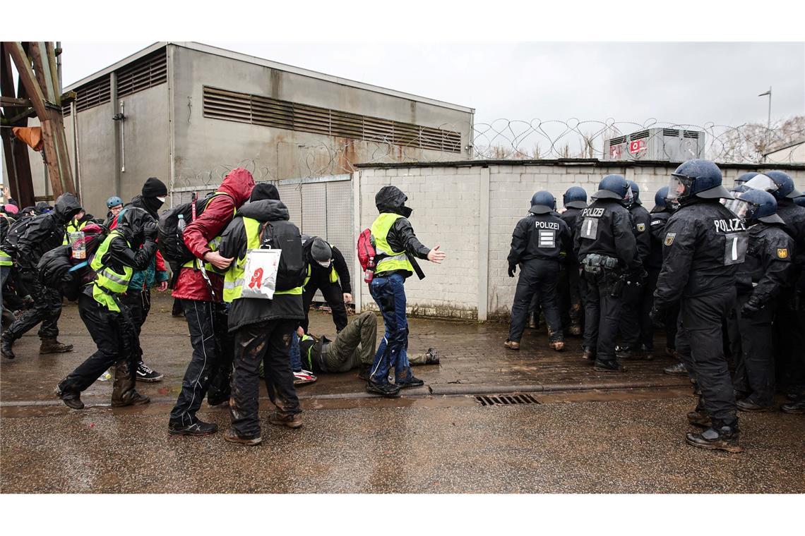 Die Stürmung des Veranstaltungsorts wurde verhindert.
