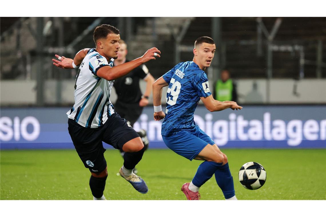 Ticker zum Nachlesen: Drei Spieler fliegen bei Remis vom Platz Die Stuttgarter Kickers gehen zwar in Führung – kassieren aber in der 59. Minute den Gegentreffer.