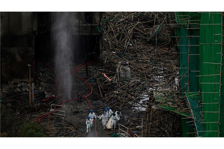 Die Sucharbeiten nach weiteren Leichen könnten noch Wochen andauern.