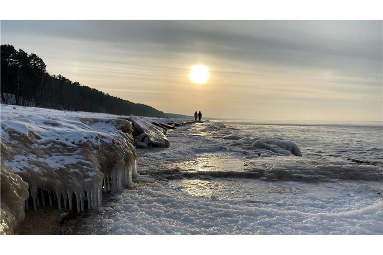 Die Suche auf See sei durch die Dunkelheit und große Eisschollen erschwert worden, was die Navigation stark beeinträchtigt habe, hieß es. (Symbolfoto)