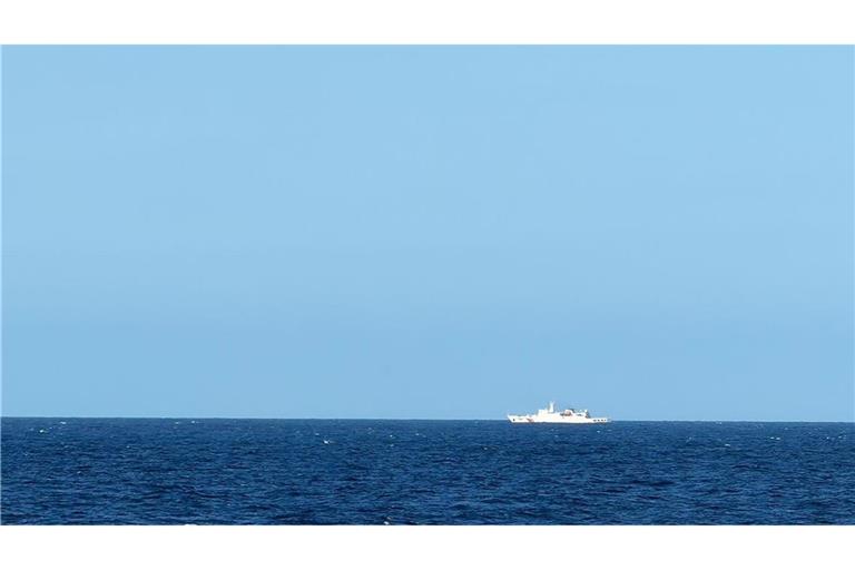 Die taiwanische Küstenwache hat das Foto eines chinesischen Schiffs rund 40 Kilometer vor der Küste veröffentlicht.