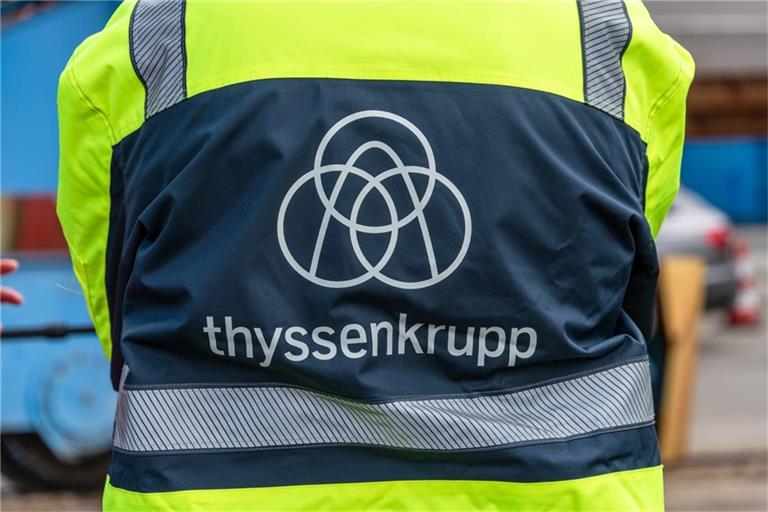 Die ThyssenKrupp-Aktie verliert heute deutlich an Wert. Erfahren Sie, welche Faktoren den Kursrückgang beeinflussen und wie Analysten die Lage bewerten.
