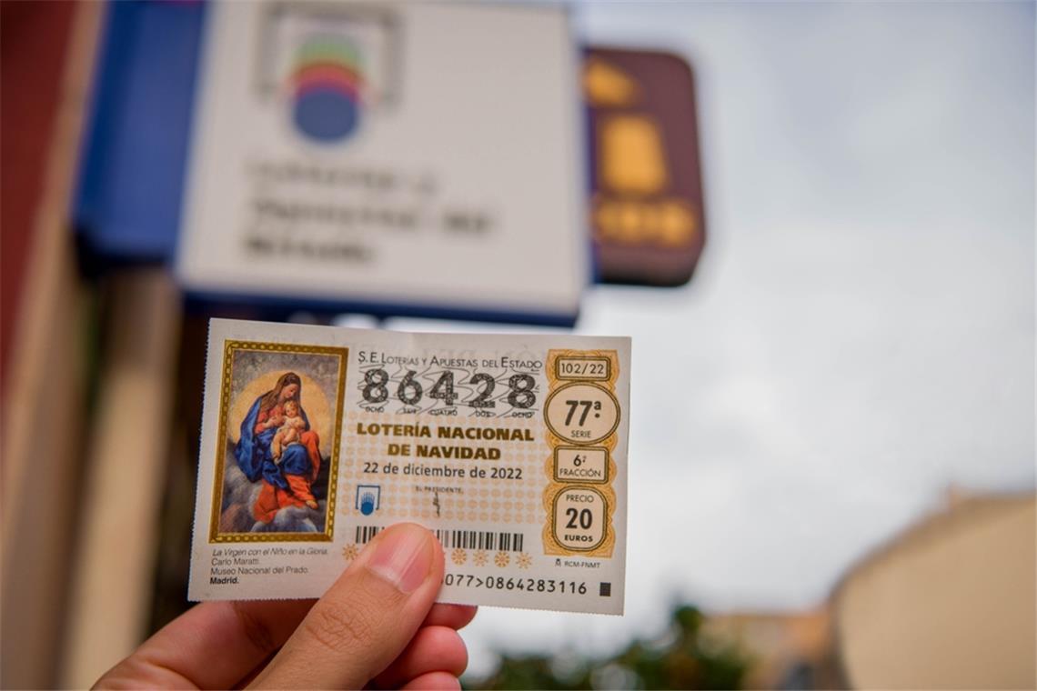 Kann man online Lose für El Gordo kaufen? Die Tickets sollten vor Ort in Spanien gekauft werden.