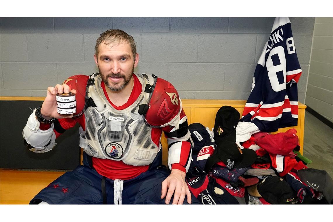 Owetschkins Ratgeber: Gretzky drückt Daumen für NHL-Rekord Die Tore 798, 799 und 800 erzielte Owetschkin in einer Partie, kurz darauf überholte er Gordie Howe auf Rang zwei der Torjägerliste.