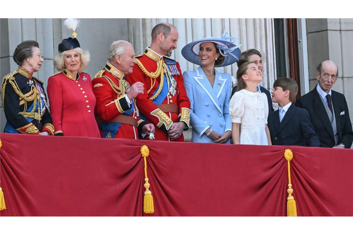 Die Tradition der Militärparade „Trooping the Colour“ reicht bis ins 18. Jahrhundert zurück.