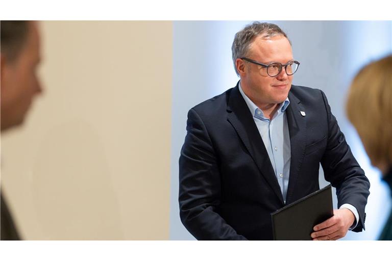 Die TU Chemnitz will Mario Voigt den Doktortitel entziehen.